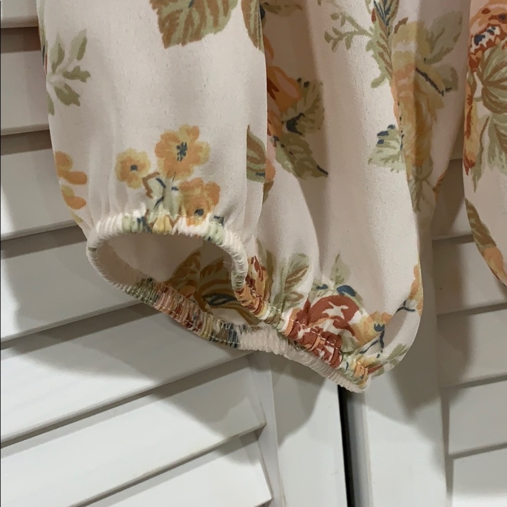 Floral top - Picture 4 of 6